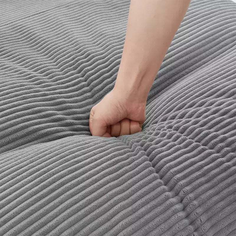 360° drehbarer Akzentstuhl, runder Drehsessel im Fassdesign mit Kissen fürs Wohnzimmer