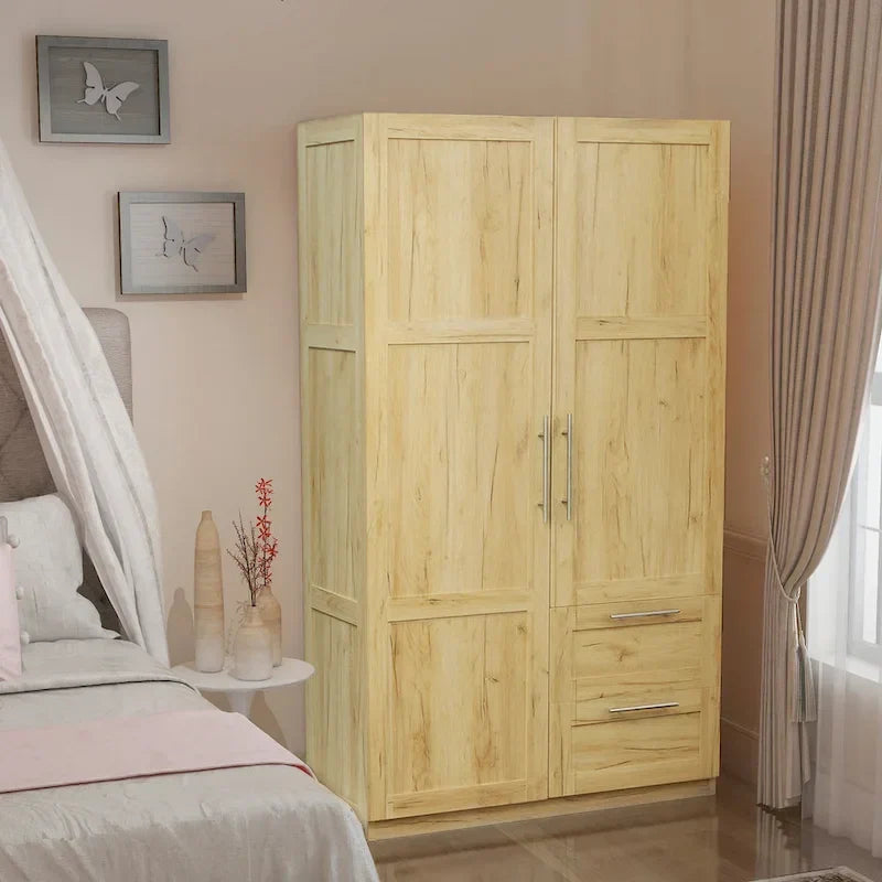 Weißer Kleiderschrank aus Holz mit Türen, Schubladen und Kleiderstange