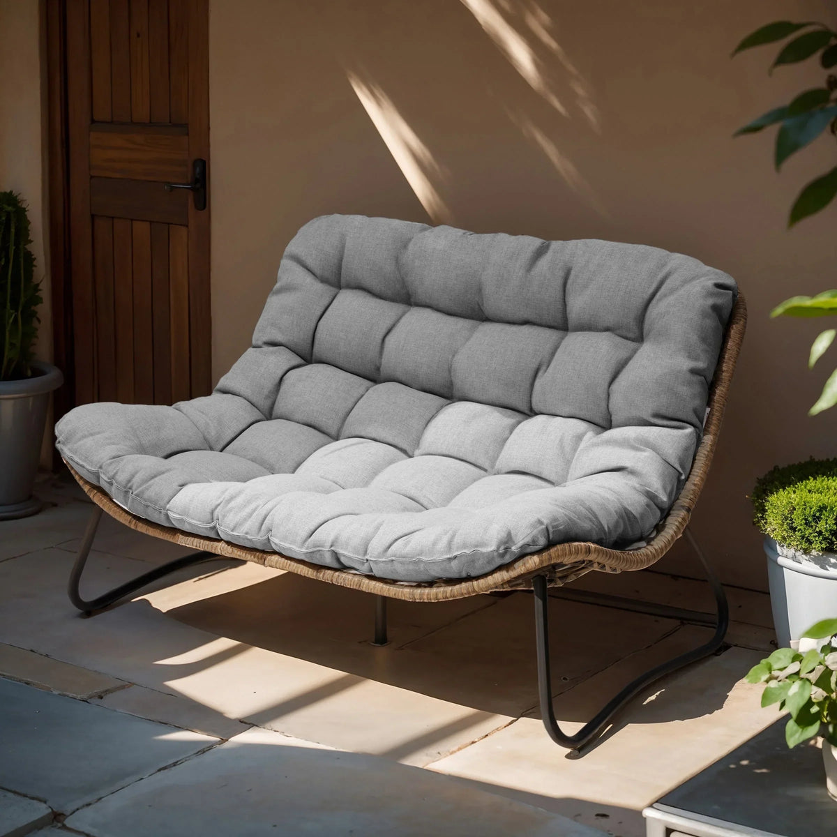 Doppel-Papasan-Sofa mit Sitzkissen, wetterfestes PE-Rattan und Metallgestell für Innen- und Außenbereich