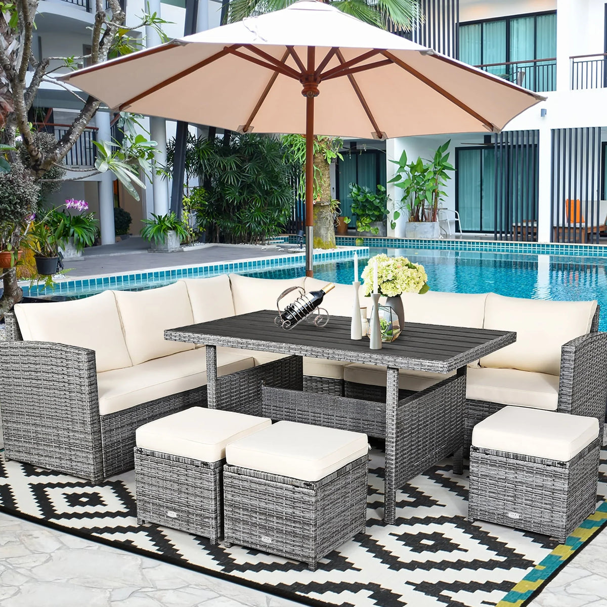 Costway 7-teiliges Ess-Set aus Polyrattan für die Terrasse mit Ecksofa und Hocker - Details ansehen