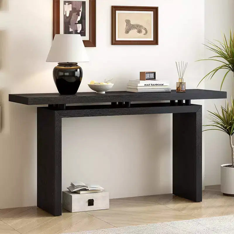 Uniek ontworpen sidetable met essenfineer, modern minimalistische stijl en slim ontworpen tafelblad, geschikt