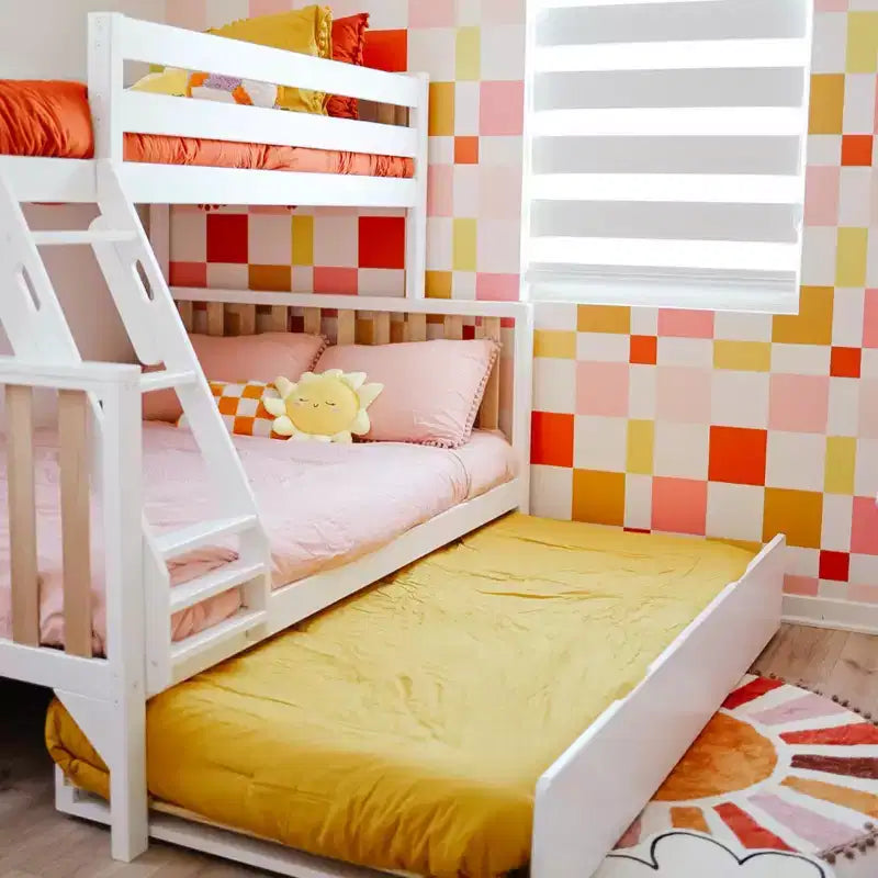Max & Lily Etagenbett, oben Einzelbett und unten Doppelbett, mit Ausziehbett, aus Massivholz im skandinavischen Stil für Kinder