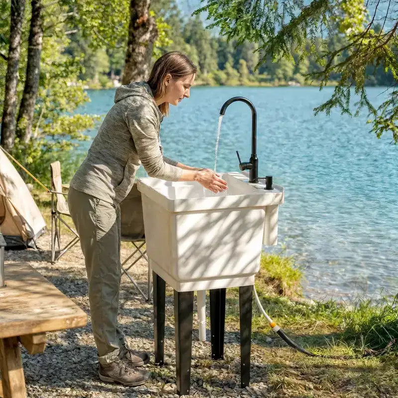 Tragbares Mehrzweck-Waschbecken mit Waschbottich, freistehendes Waschbecken mit Wasserhahn, Seifenspender und Schläuchen