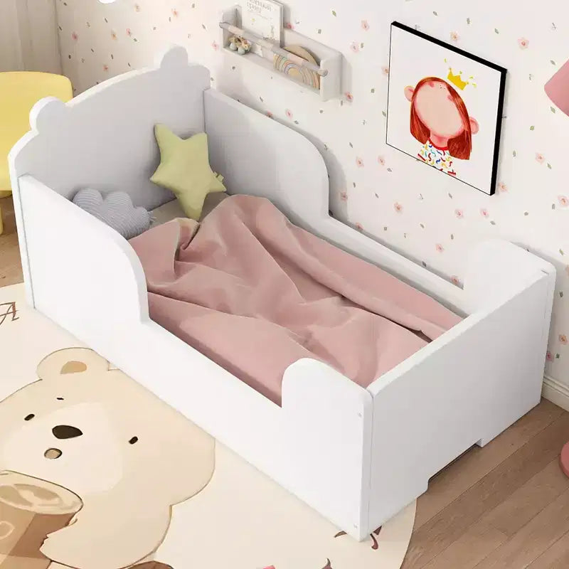 Lit au sol en forme d’ours Okak pour les 3-6 ans, cadre de lit pour tout-petit avec barrière de sécurité, joli lit pour enfant en forme d’animal