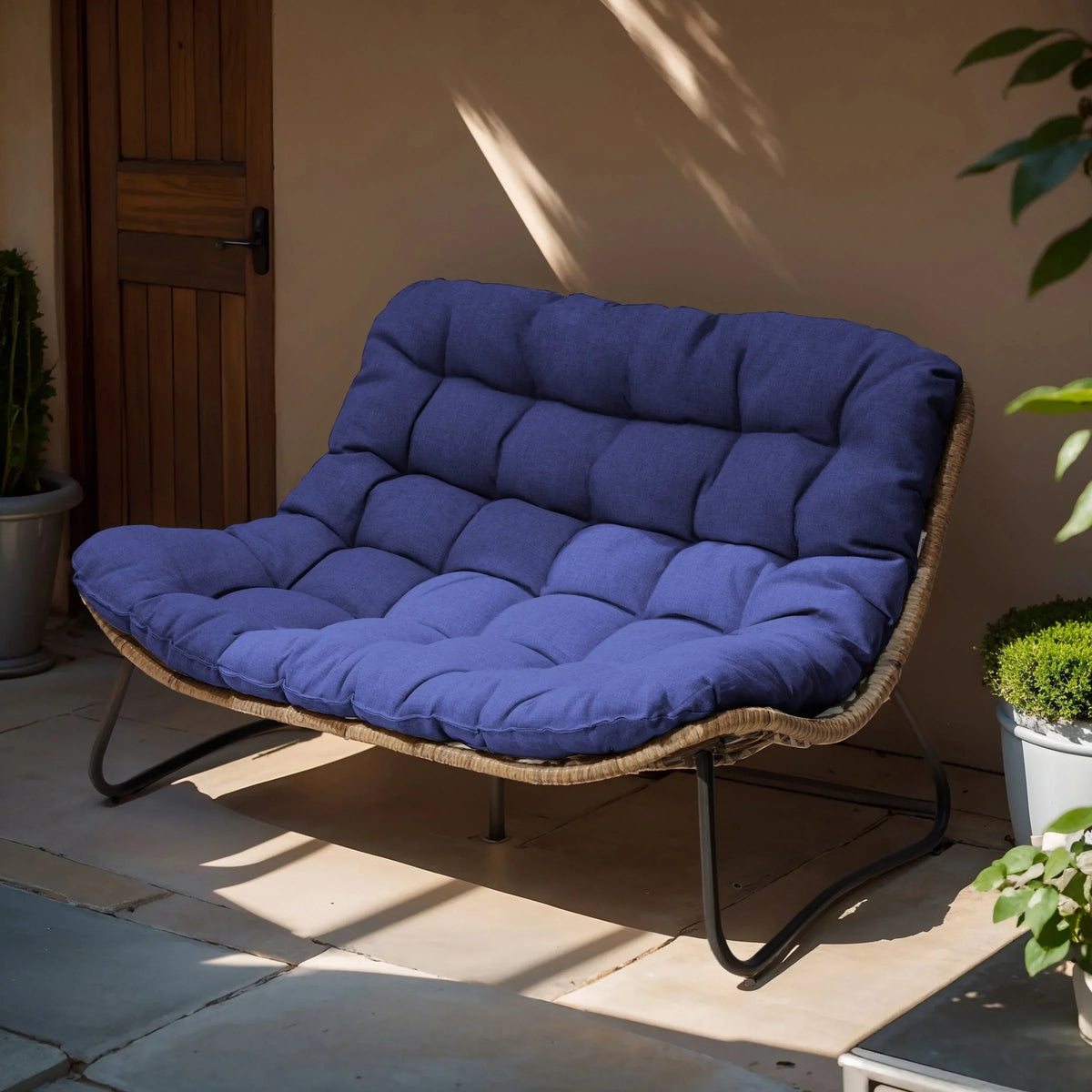 Doppel-Papasan-Sofa mit Sitzkissen, wetterfestes PE-Rattan und Metallgestell für Innen- und Außenbereich