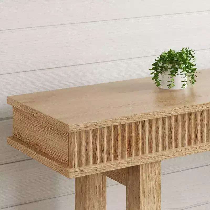 Geriffelter Konsolentisch aus Holz im Landhausstil, 2 Ebenen mit Ablagefläche, rechteckig, schmaler Flurtisch für Eingangsbereich, Flur oder Wohnzimmer, hinter dem Sofa
