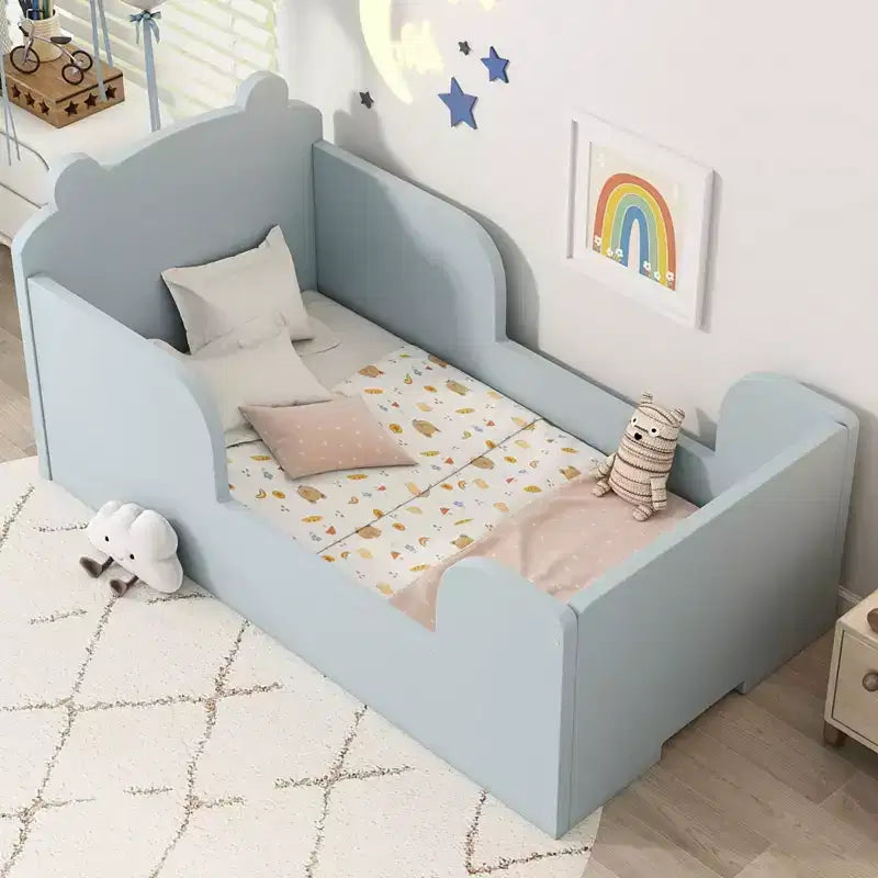 Lit au sol en forme d’ours Okak pour les 3-6 ans, cadre de lit pour tout-petit avec barrière de sécurité, joli lit pour enfant en forme d’animal