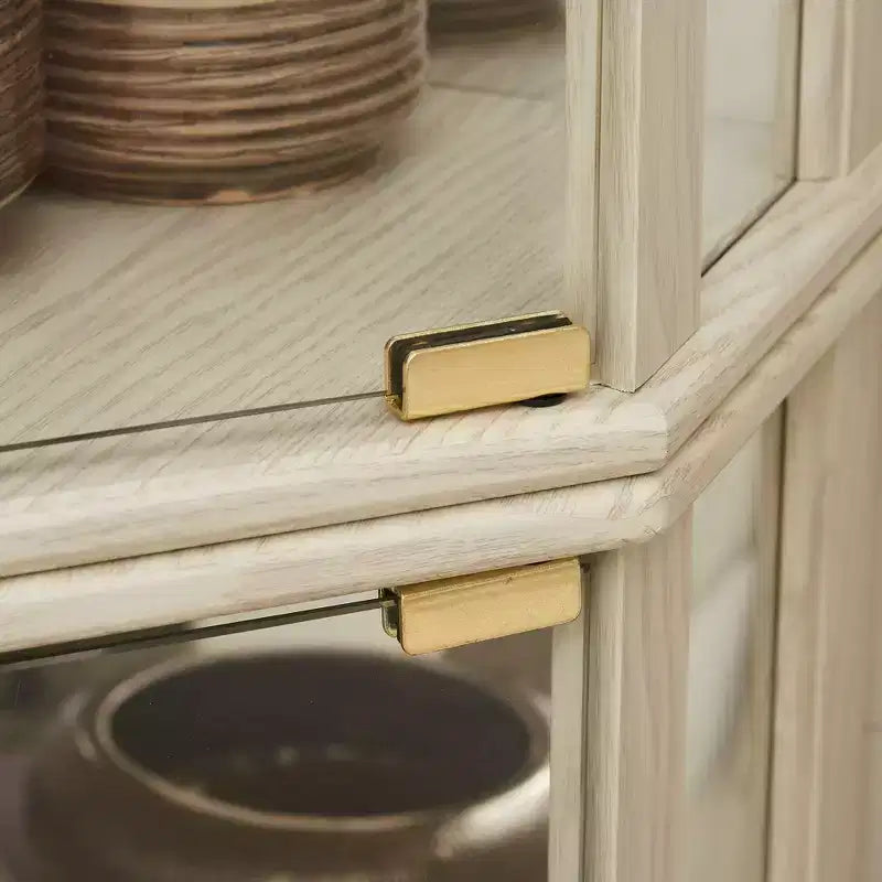Hoekvitrinekast met glazen deuren en planken, hoekvitrine voor de woonkamer