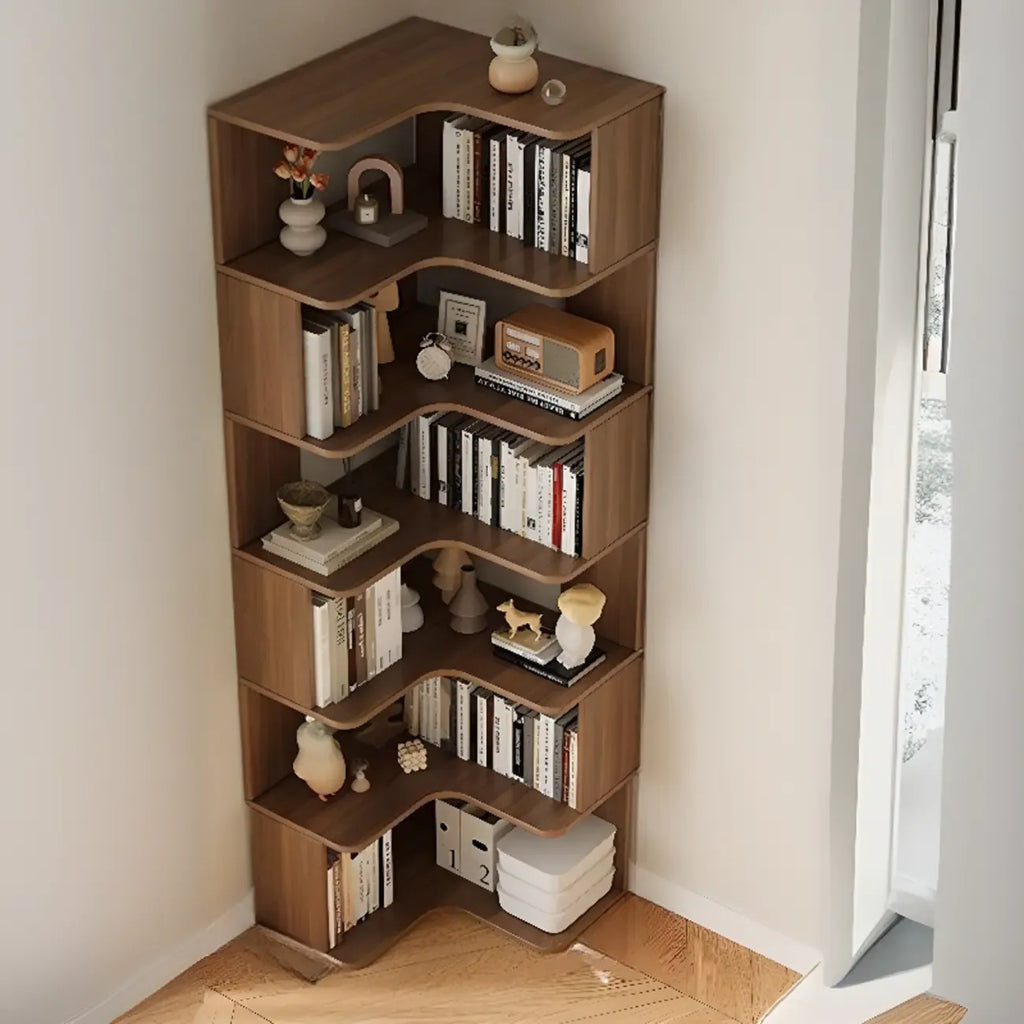 Hoekboekenkast van bewerkt hout met 6 planken