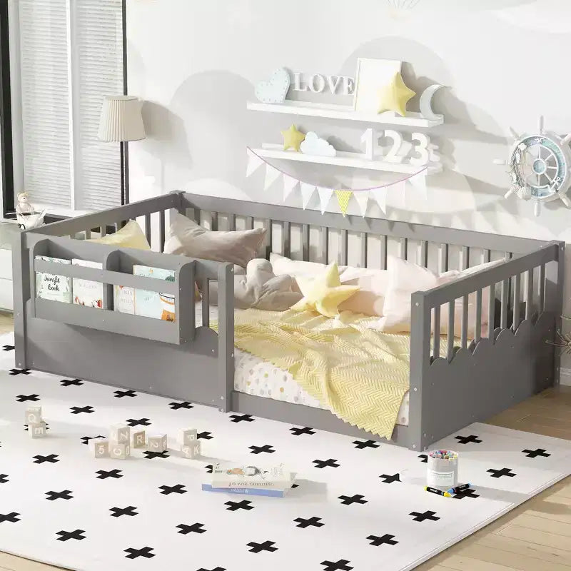 Lit au sol pour enfant Bellemave avec barrières surélevées et bibliothèque, cadre de lit Montessori en bois pour lit simple, pour filles et garçons