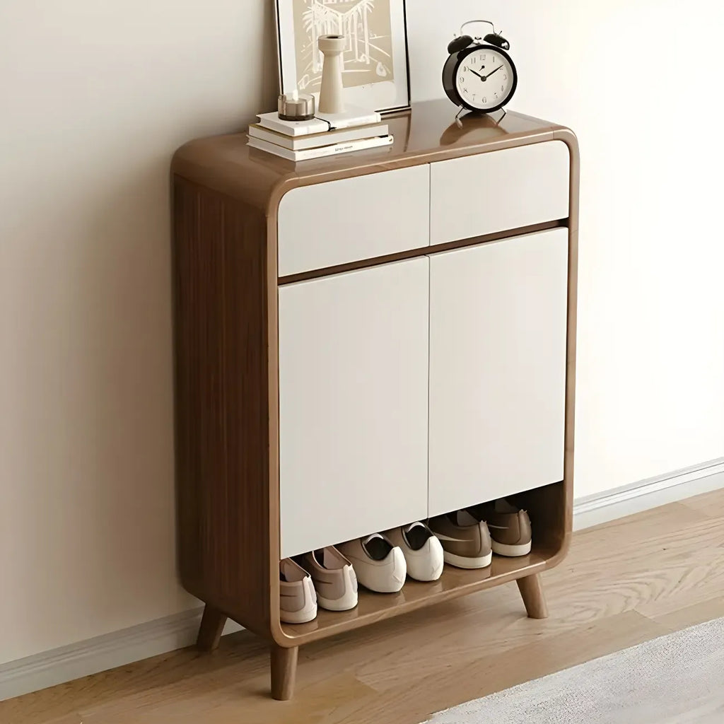 Moderner mittelhoher Schuhschrank aus Holz für den Flur