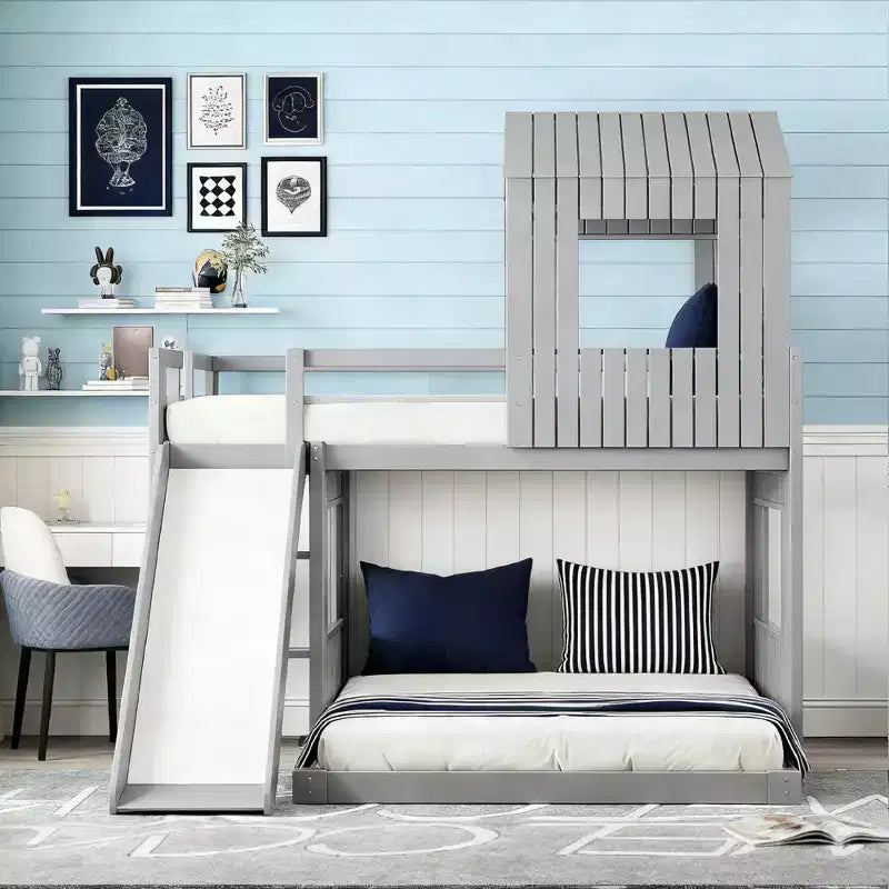 Luxystar houten stapelbed voor een eenpersoonsbed boven een tweepersoonsbed, met speelhuisje, glijbaan en veiligheidsleuningen