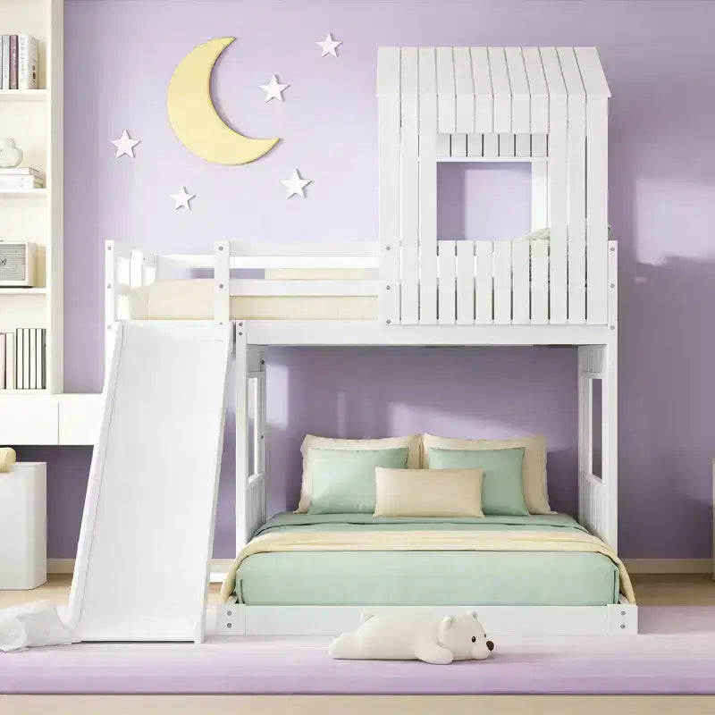 Luxystar houten stapelbed voor een eenpersoonsbed boven een tweepersoonsbed, met speelhuisje, glijbaan en veiligheidsleuningen