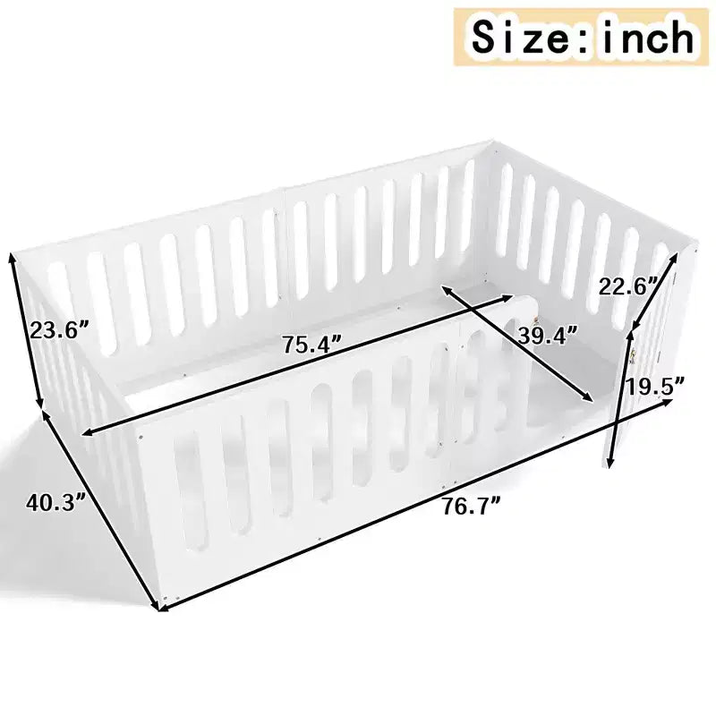 Weißes Montessori-Bodenbett in Einzelbettgröße mit Umzäunung und Tür ??Massivholz, 1 Kind