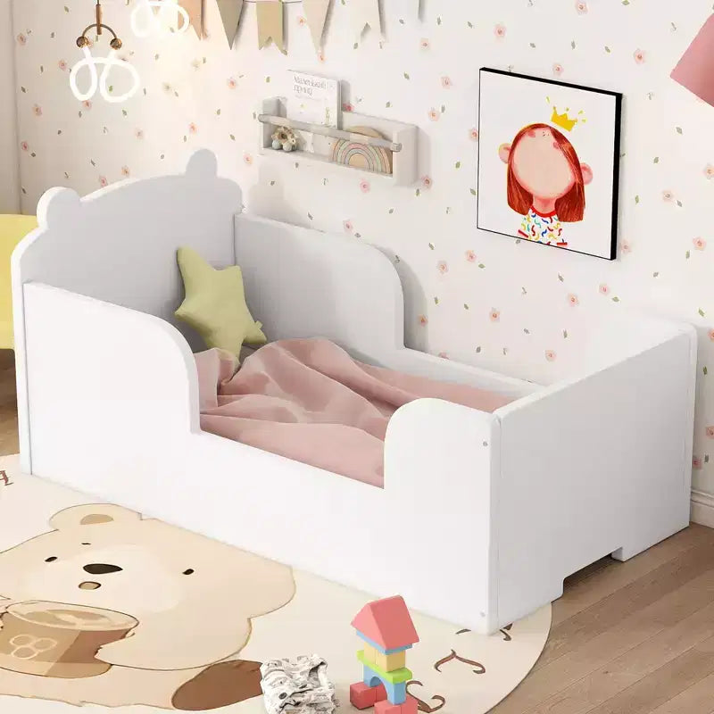 Lit au sol en forme d’ours Okak pour les 3-6 ans, cadre de lit pour tout-petit avec barrière de sécurité, joli lit pour enfant en forme d’animal